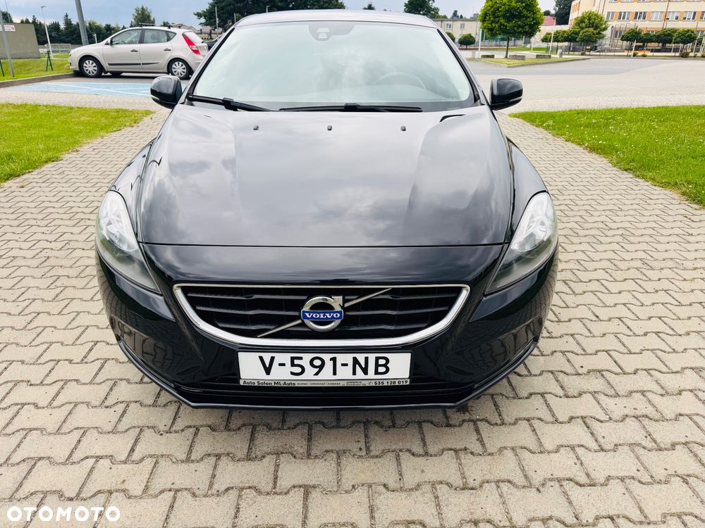 Volvo V40 D4 Momentum - 19