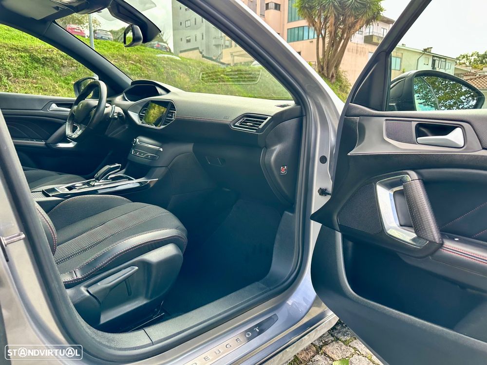 Peugeot 308 SW 1.5 BlueHDi GT EAT8 - 37