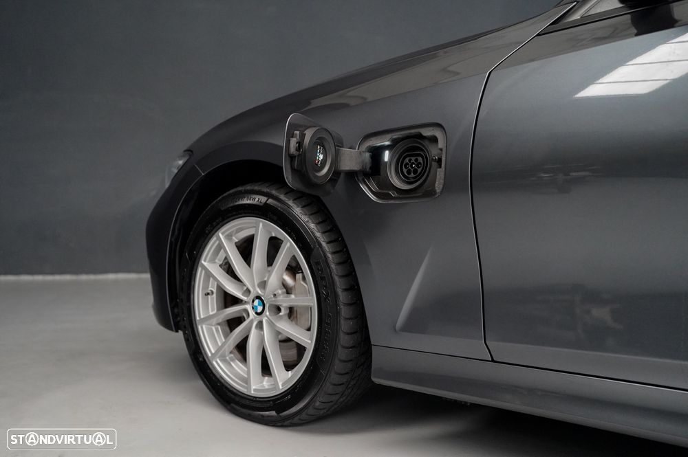 BMW 330 e Corporate Edition Auto - 25