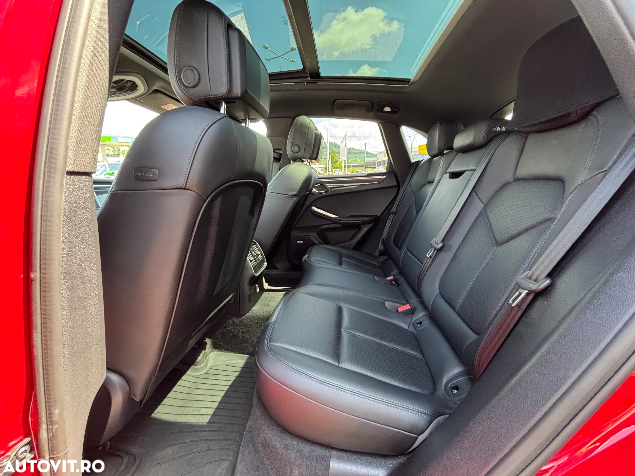 Porsche Macan - 10