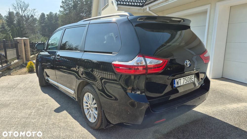Toyota Sienna 3.5 V6 - 4