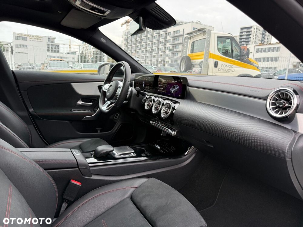 Mercedes-Benz CLA 200 mHEV AMG Line 7G-DCT - 24