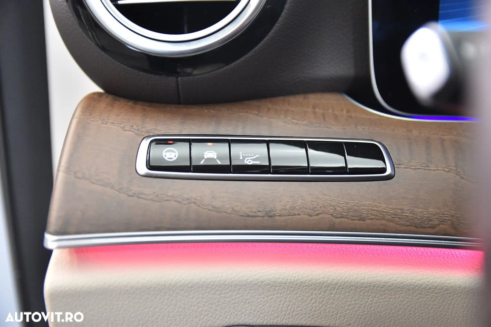 Mercedes-Benz E 200 4MATIC Aut. - 14