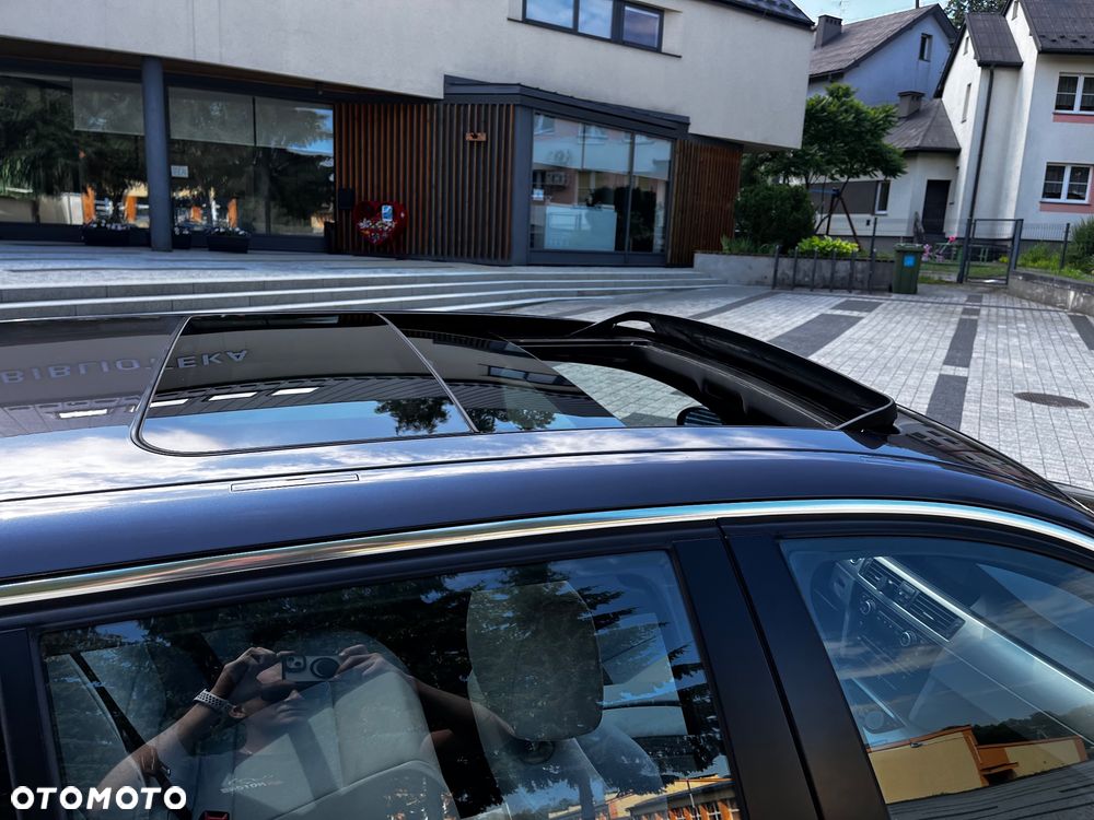 BMW Seria 3 325i xDrive - 26