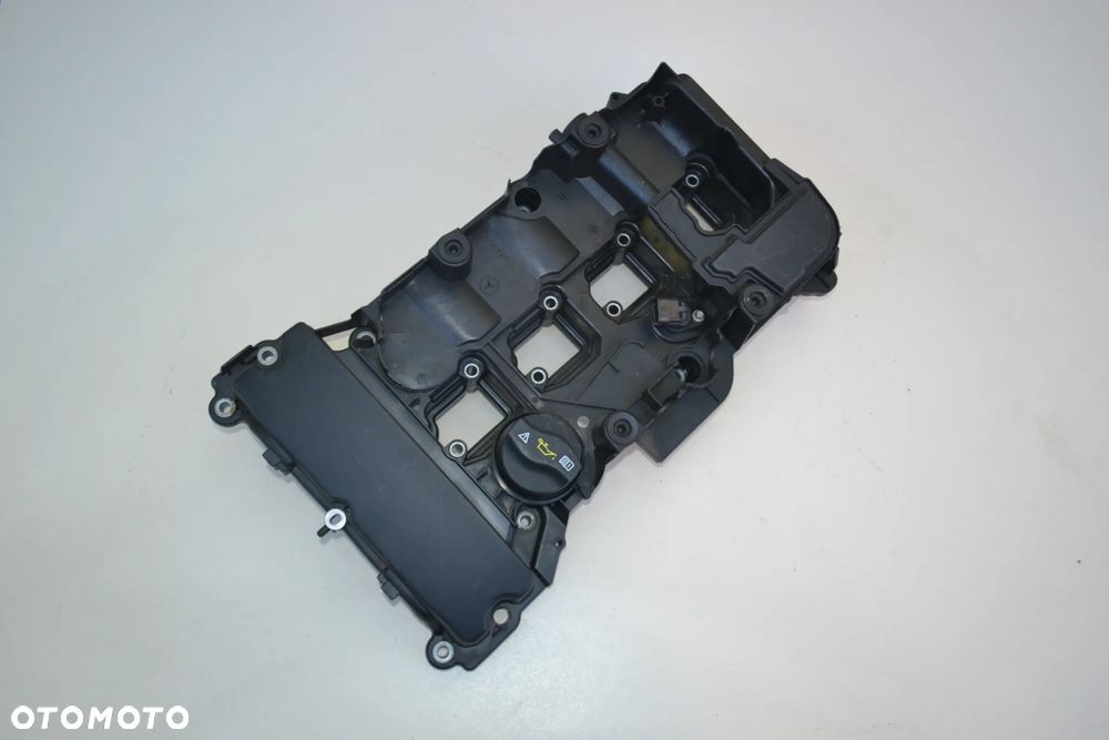 MERCEDES W204 W212 1,8 CGI ORYGINALNA POKRYWA ZAWORÓW 2710101730 - 3