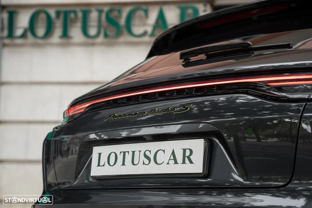 Porsche Panamera Sport Turismo Turbo S E-Hybrid - 32