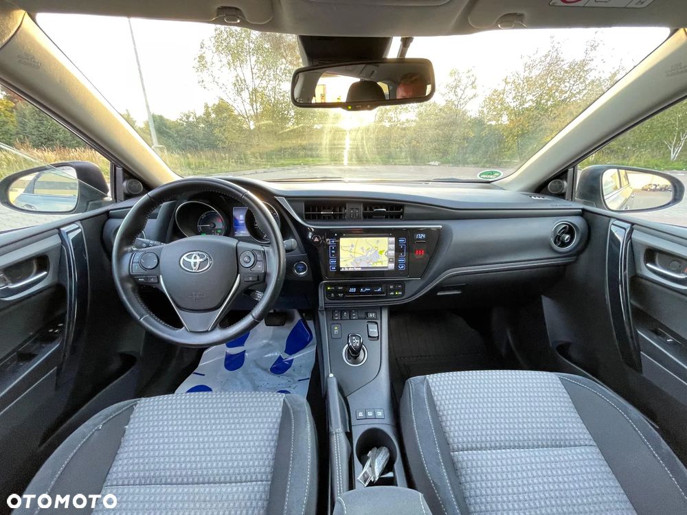 Toyota Auris 1.8 HSD Luna - 17