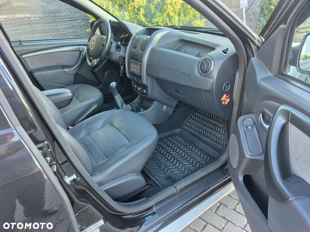Dacia Duster 1.6 SCe Blackshadow S&S - 16