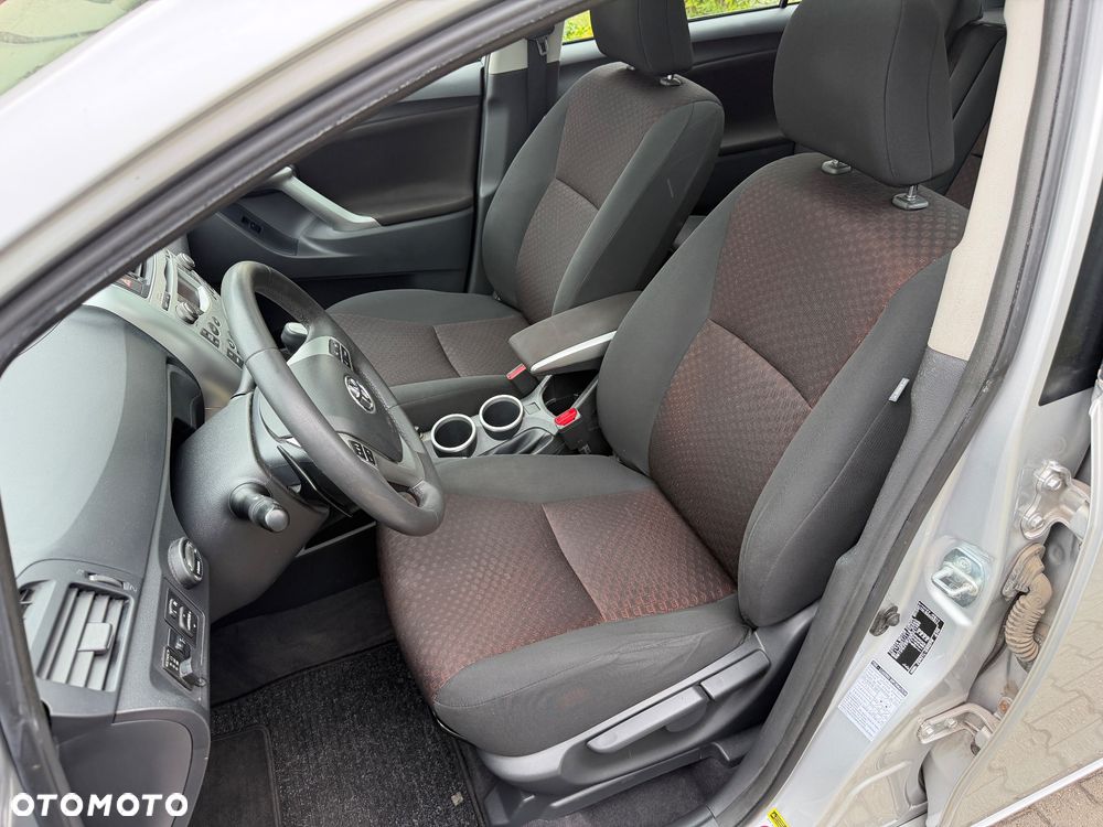 Toyota Verso 1.8 Multidrive Edition - 25