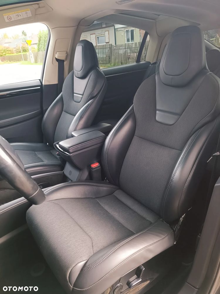 Tesla Model X Long Range Plus - 18