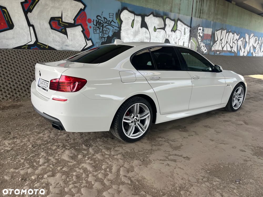 BMW Seria 5 550i xDrive Luxury Line - 11