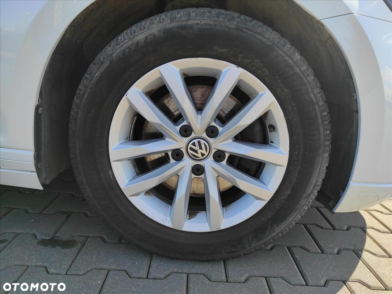 Volkswagen Passat - 10