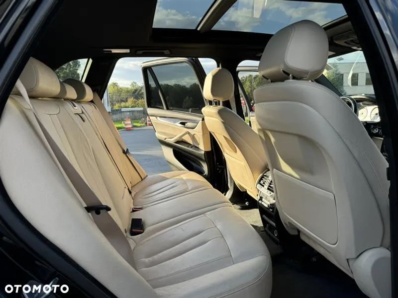 BMW X5 xDrive35i - 17