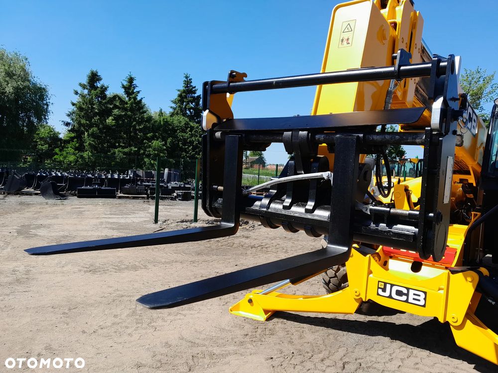 JCB 540-170 2021R - 12