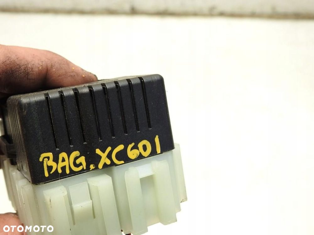 SKRZYNKA BEZPIECZNIKÓW VOLVO XC60 I 2.4 D5 6G9T-14K131-AB - 2