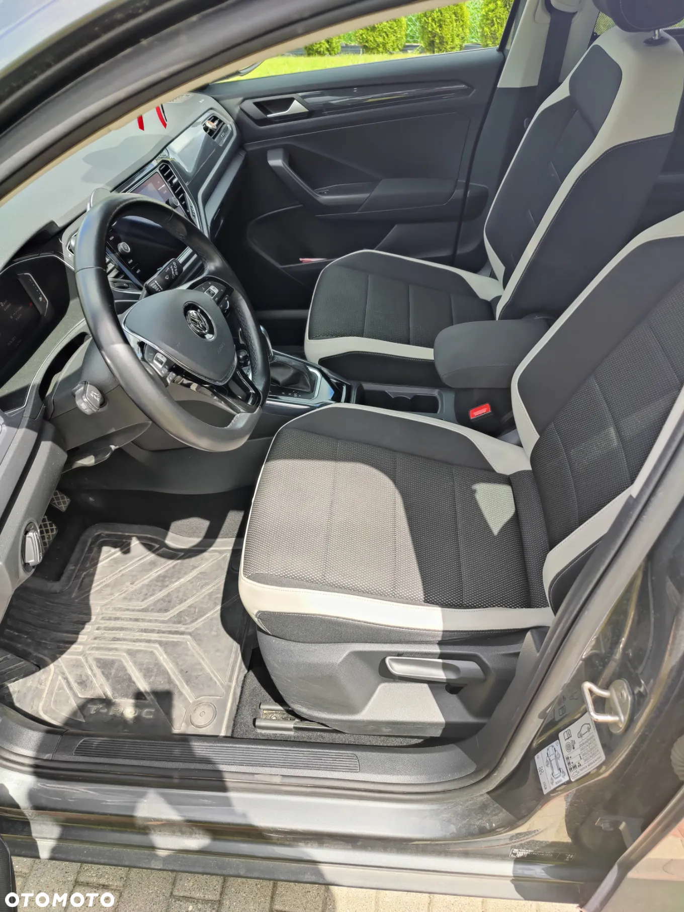 Volkswagen T-Roc - 10