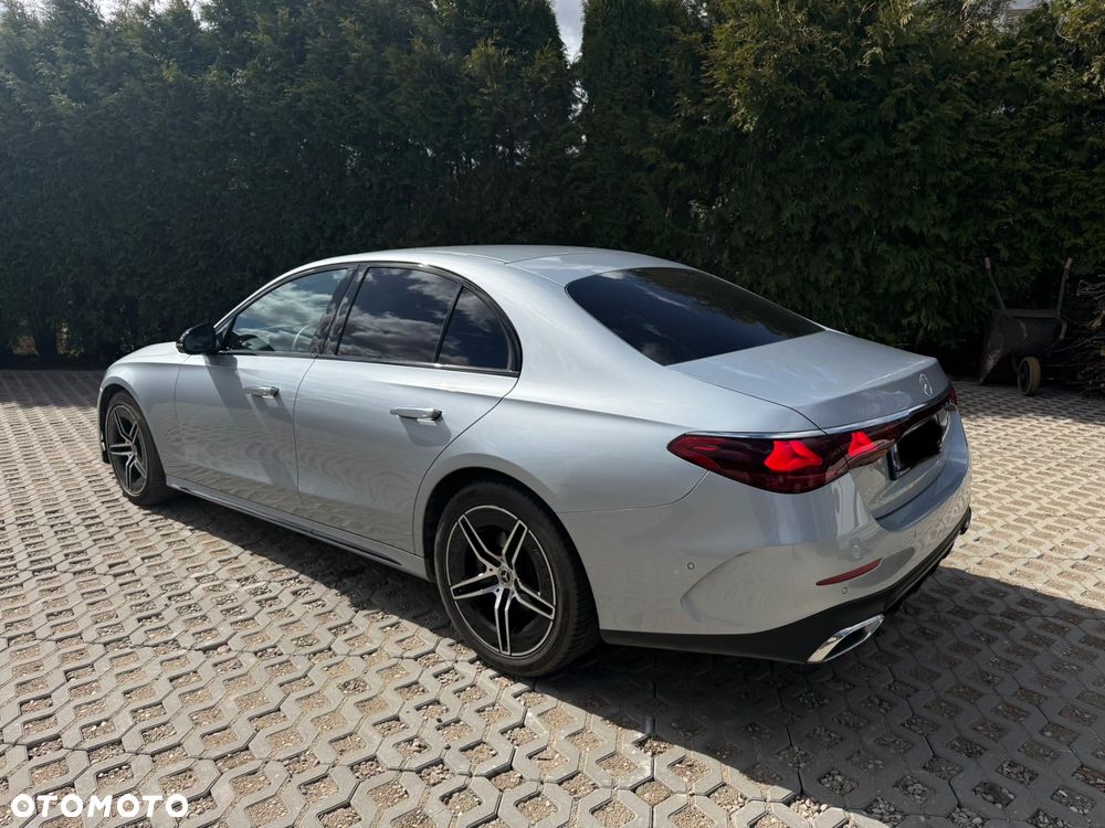 Mercedes-Benz Klasa E 220 d 4-Matic - 4