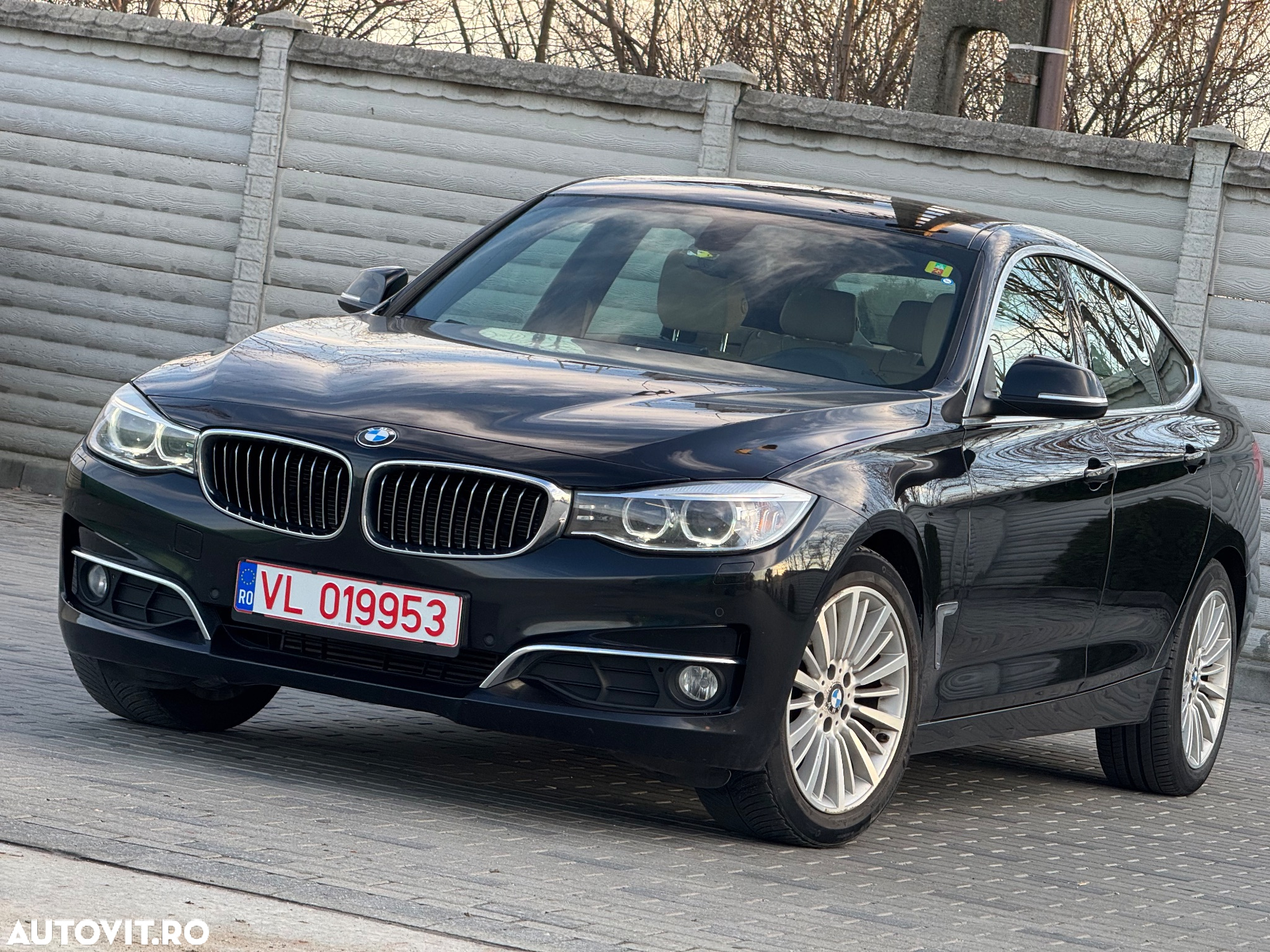 BMW Seria 3 320d GT Aut. Luxury Line - 3