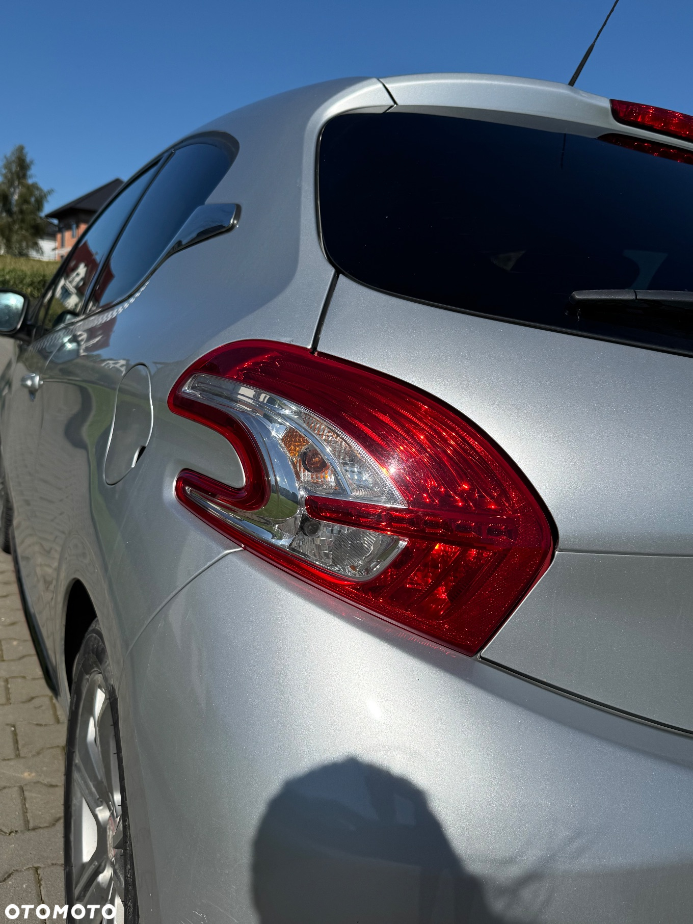 Peugeot 208 - 5