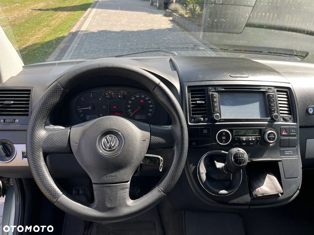 Volkswagen Multivan - 28
