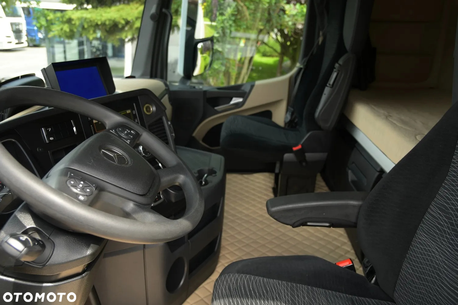 Mercedes-Benz ACTROS - 12