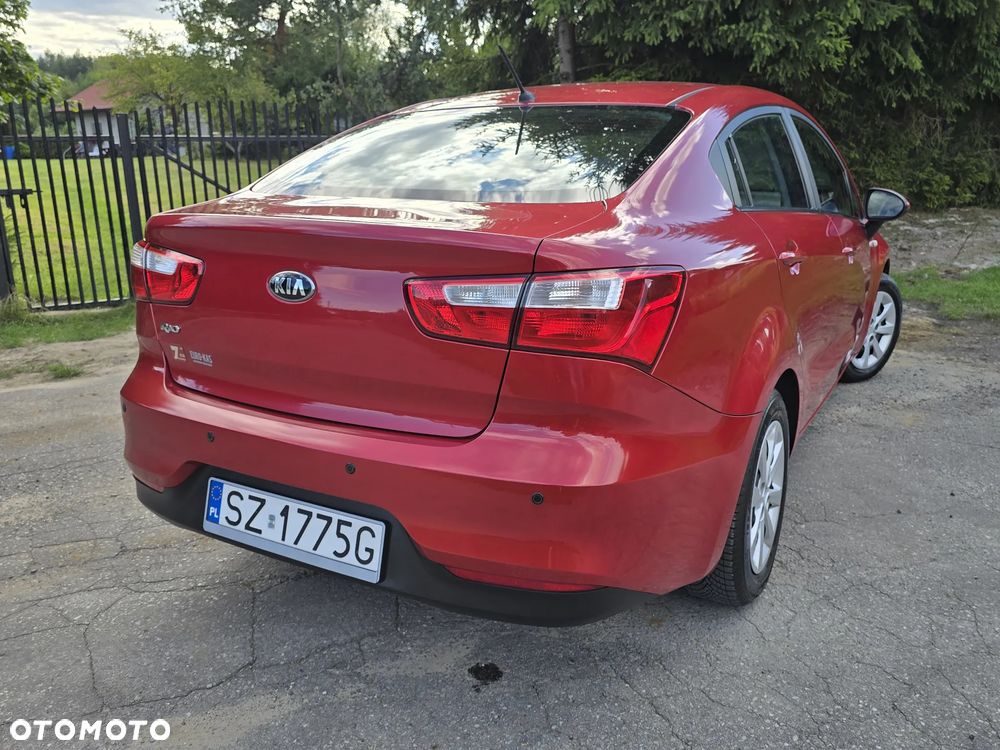 Kia Rio 1.2 L - 16