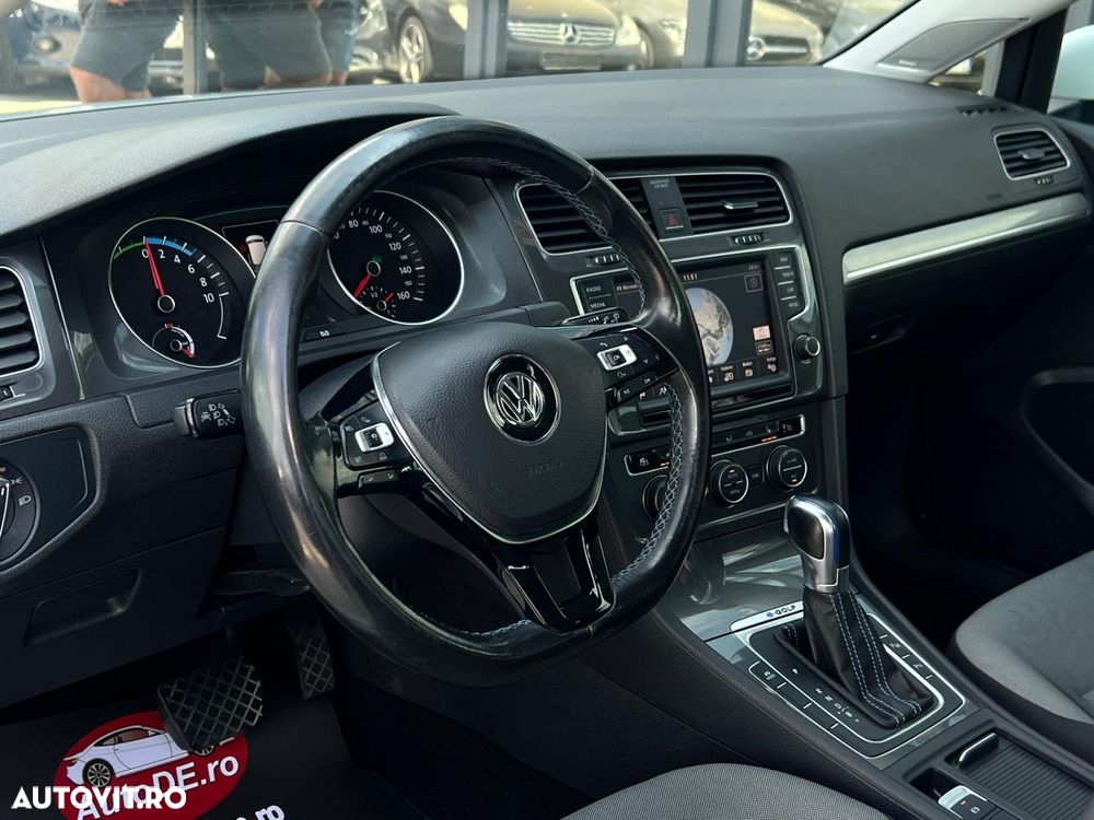 Volkswagen Golf - 13