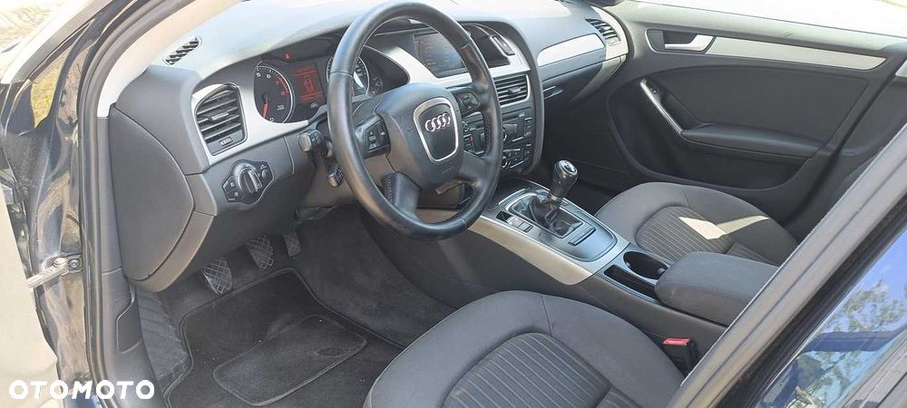Audi A4 Limousine - 6