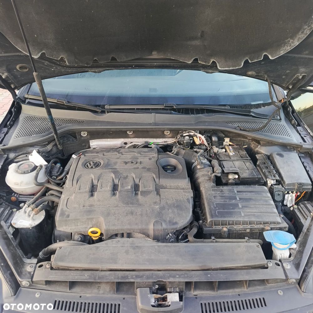 Volkswagen Golf - 30