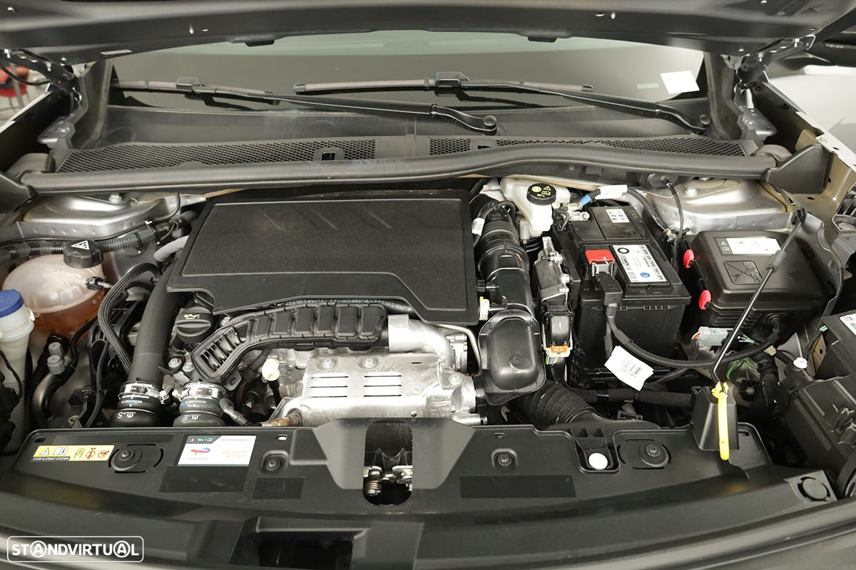 Peugeot 2008 1.2 PureTech Allure EAT8 - 23