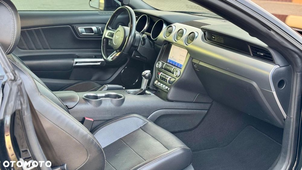 Ford Mustang - 16