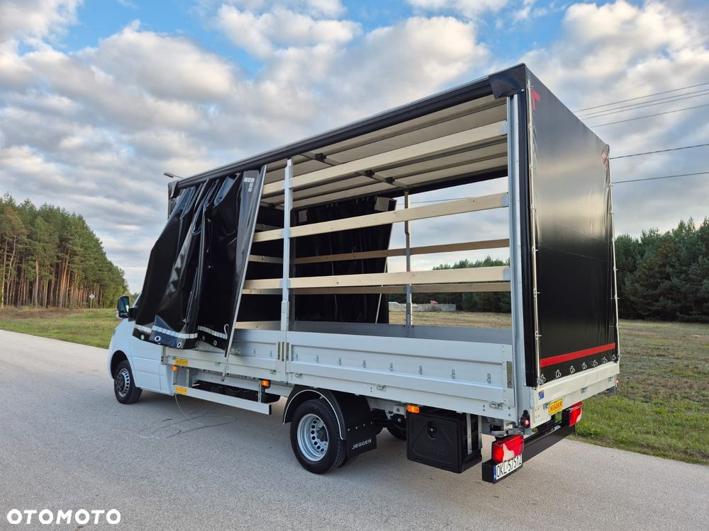 Mercedes-Benz Sprinter - 36