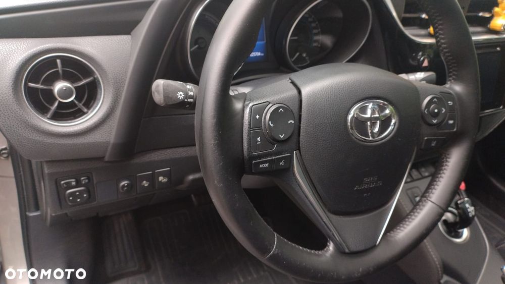 Toyota Auris 1.8 HSD Luna - 18