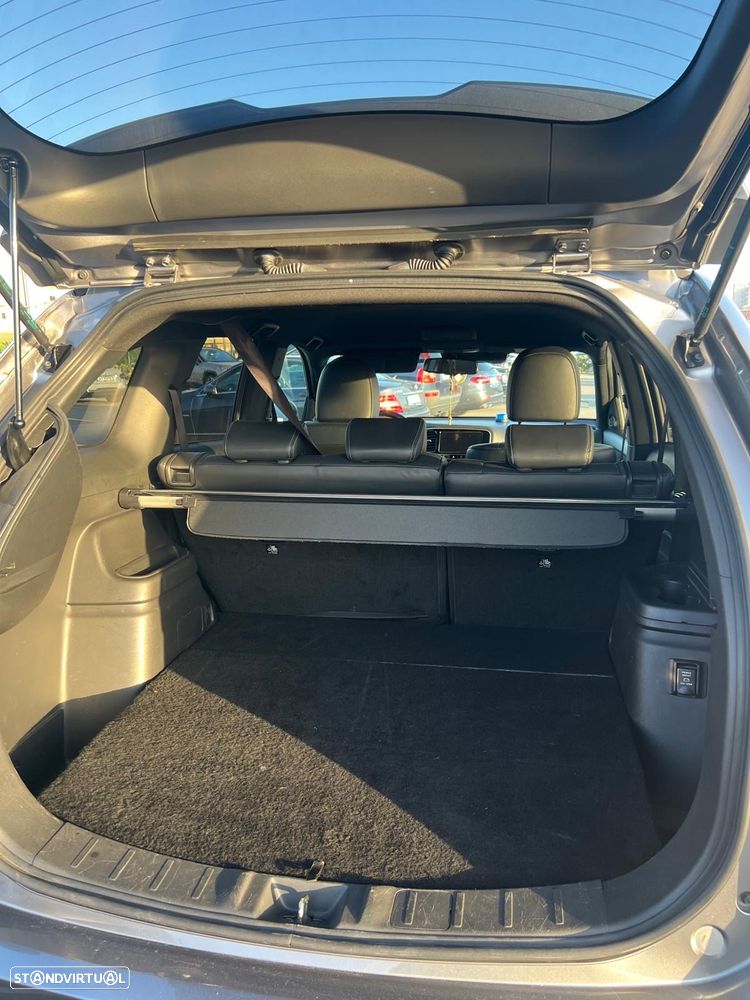 Mitsubishi Outlander - 13