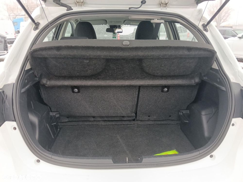Toyota Yaris - 12