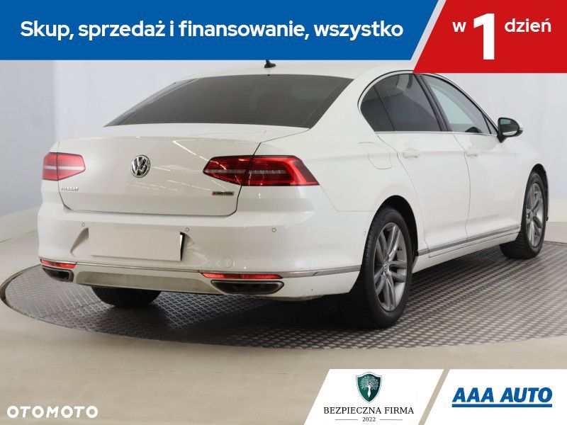 Volkswagen Passat - 7