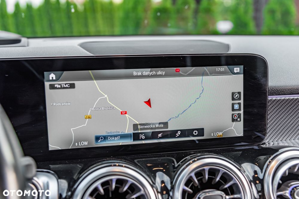 Mercedes-Benz GLB 250 4-Matic AMG Line 8G-DCT - 30