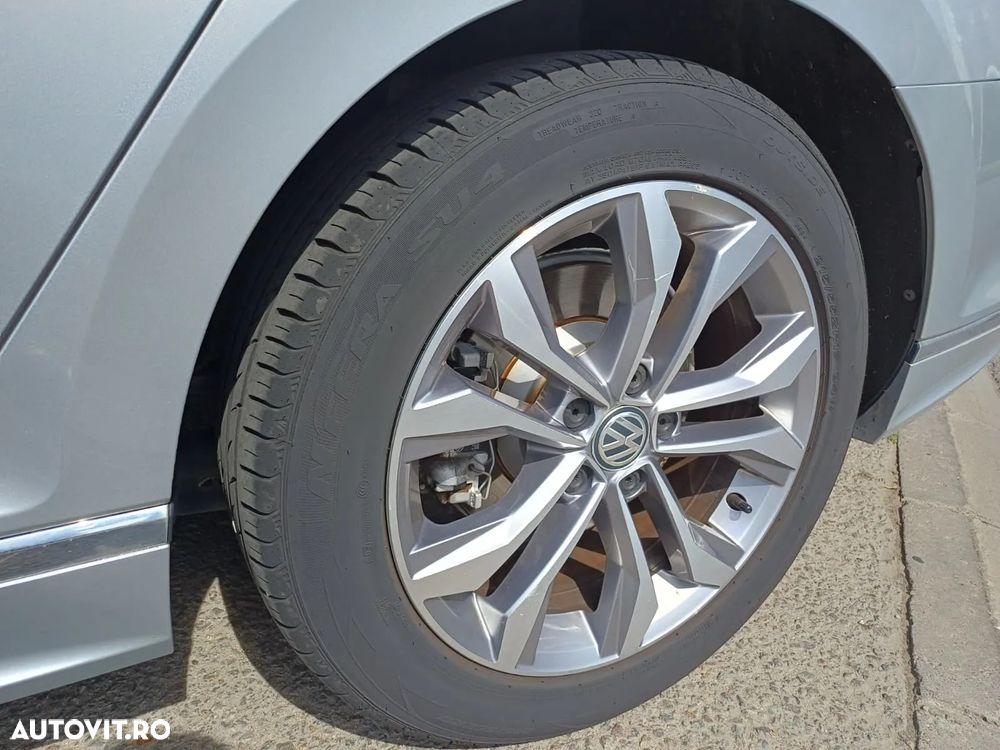 Volkswagen Passat - 8