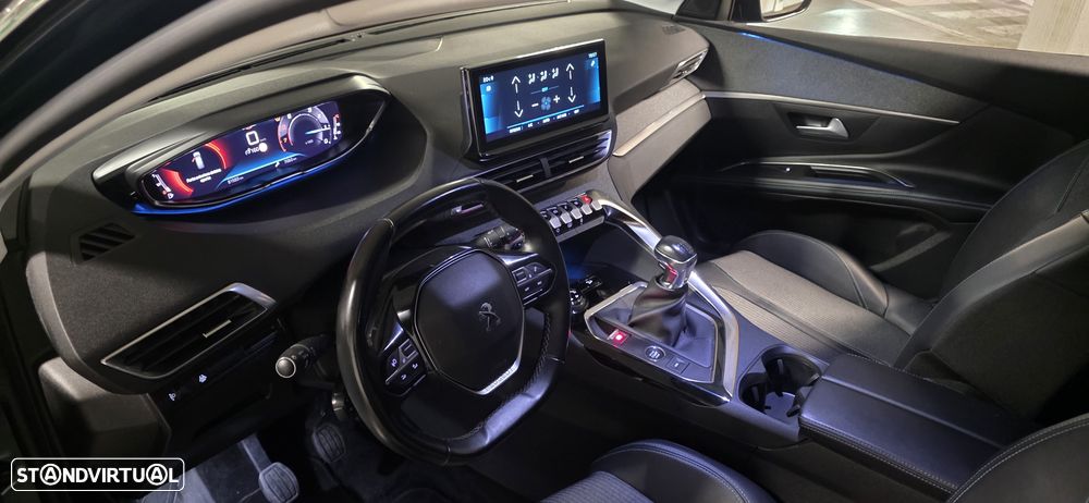 Peugeot 5008 1.2 PureTech Allure Pack - 2