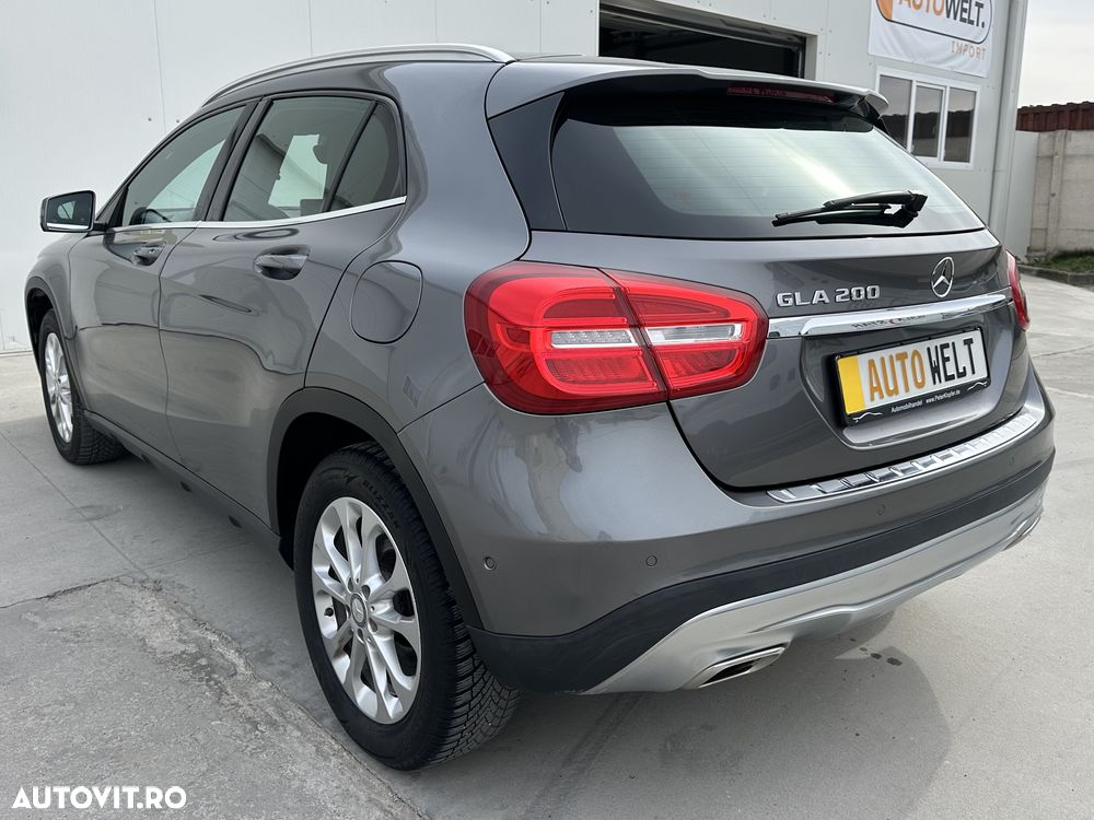 Mercedes-Benz GLA 200 7G-DCT - 4