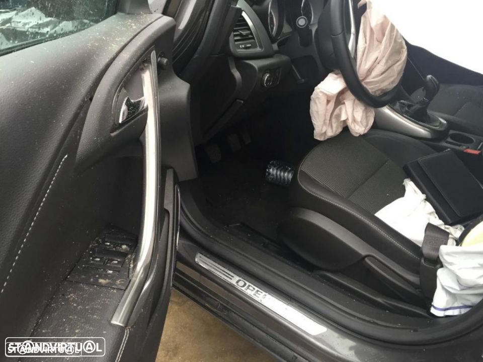 Opel Astra J 1.7 cdti Cosmo 125cv de 2010 para peças - 4