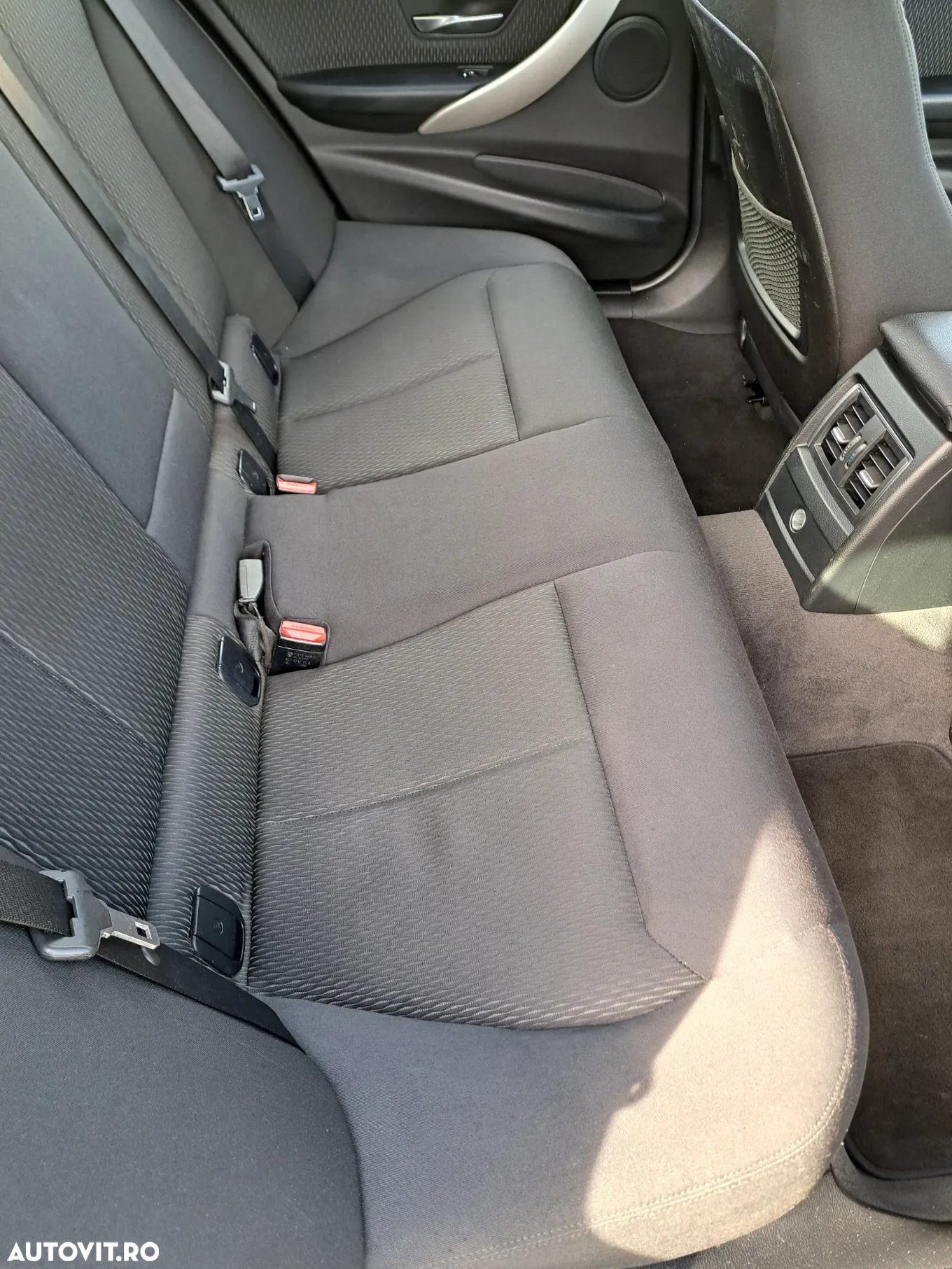 BMW Seria 3 320d Touring Aut. Luxury Line - 11