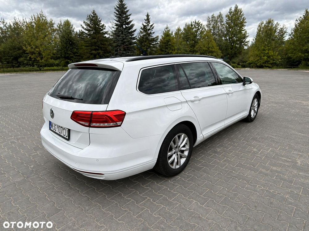 Volkswagen Passat 1.6 TDI SCR DSG Conceptline - 6