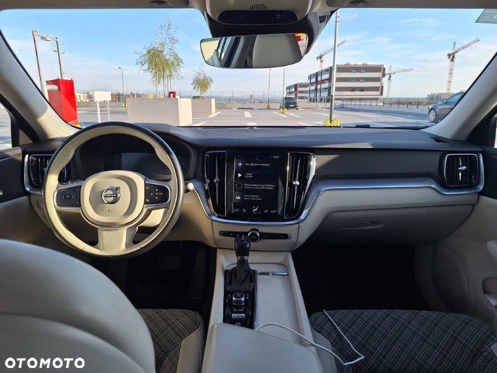 Volvo V60 D4 AWD Momentum - 6