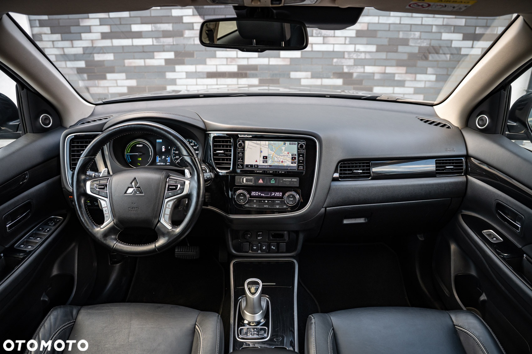 Mitsubishi Outlander PHEV Intense + - 8