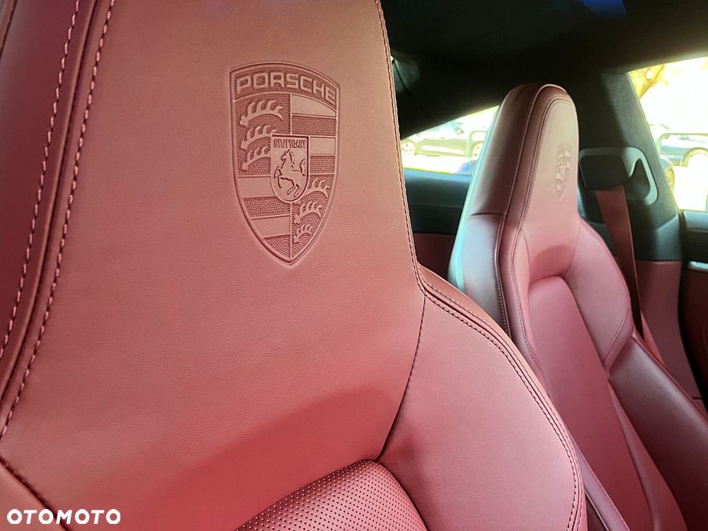 Porsche 911 Carrera - 38