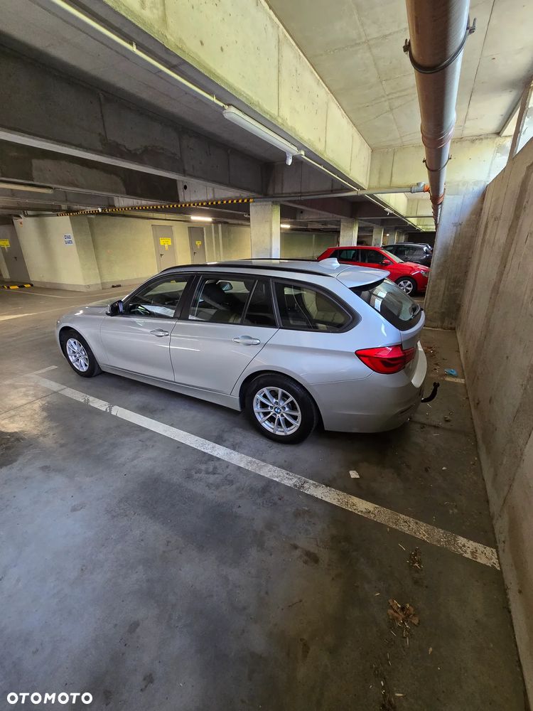 BMW Seria 3 320d - 25