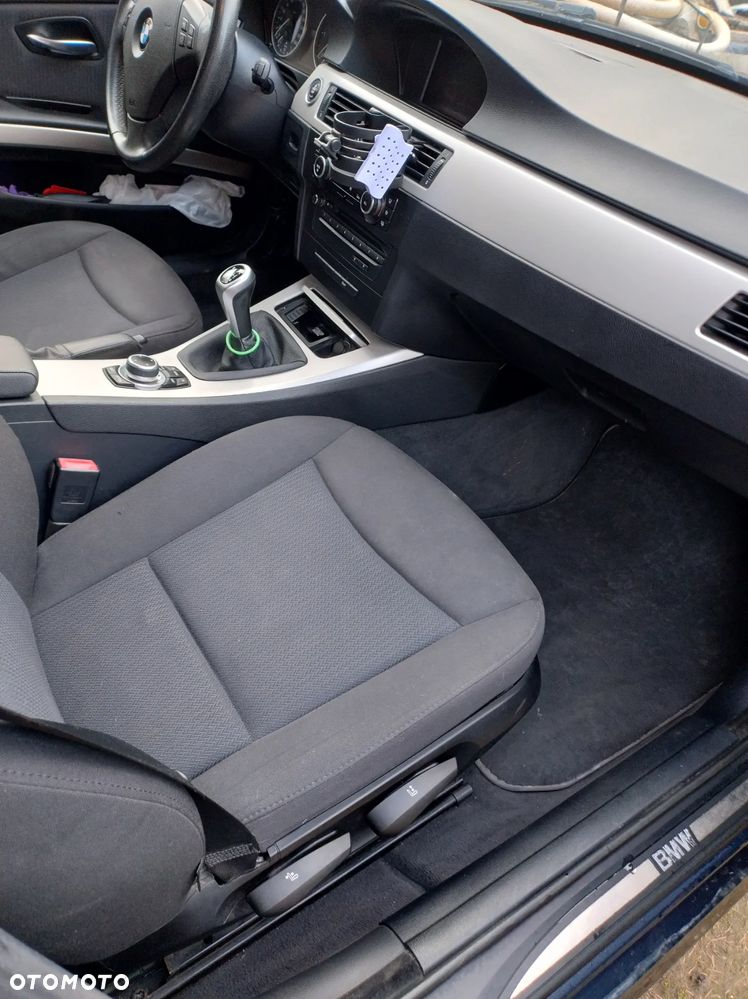 BMW Seria 3 318d - 18