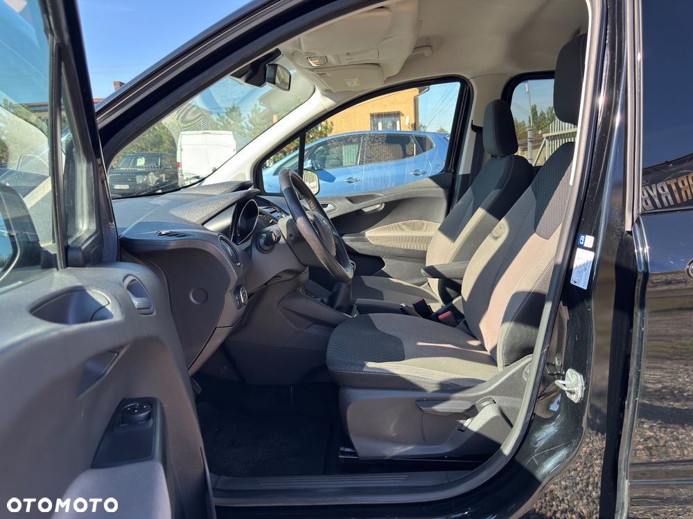 Ford Tourneo Courier 1.5 TDCi Titanium - 17