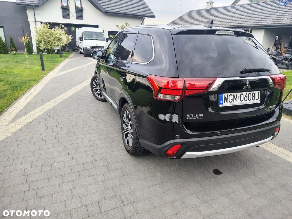 Mitsubishi Outlander 2.0 Intense + 4WD CVT - 23